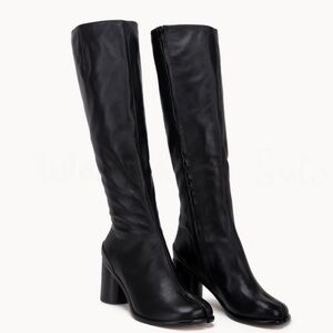 Knee-High Tabi Boots